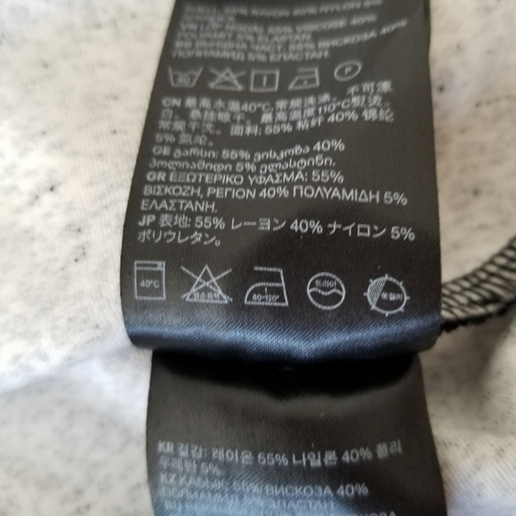 👠 H&M Black Speckled Peplum Bell Cuff Top - Picture 8 of 10